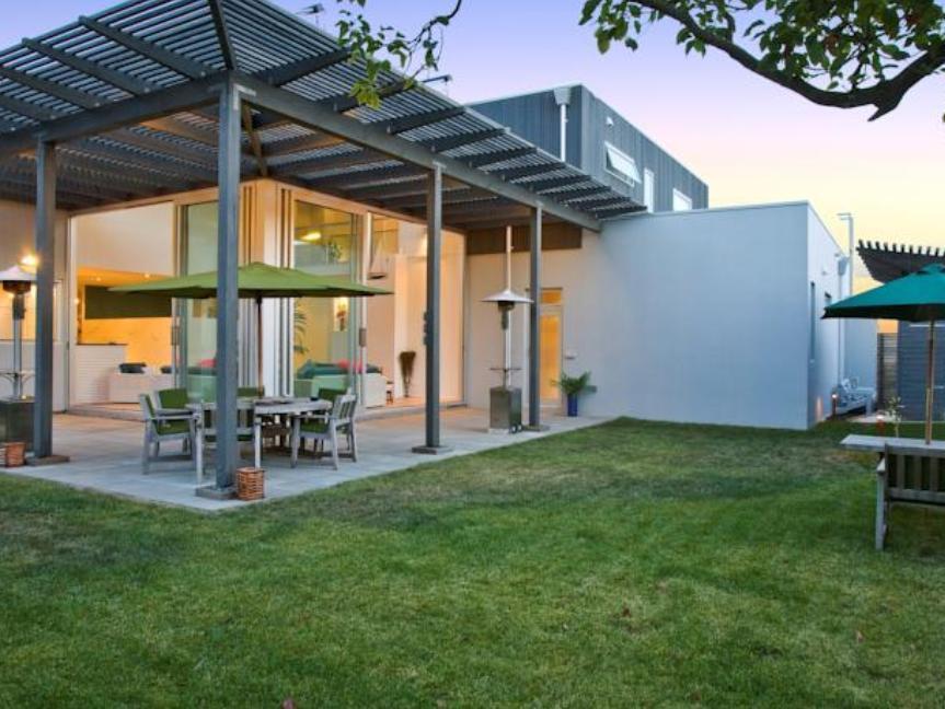 Waiheke Waterfront Lodge Oneroa Экстерьер фото