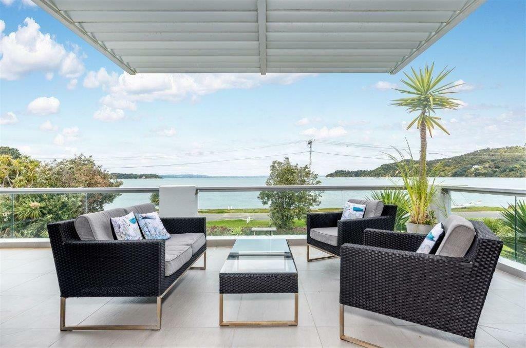 Waiheke Waterfront Lodge Oneroa Экстерьер фото